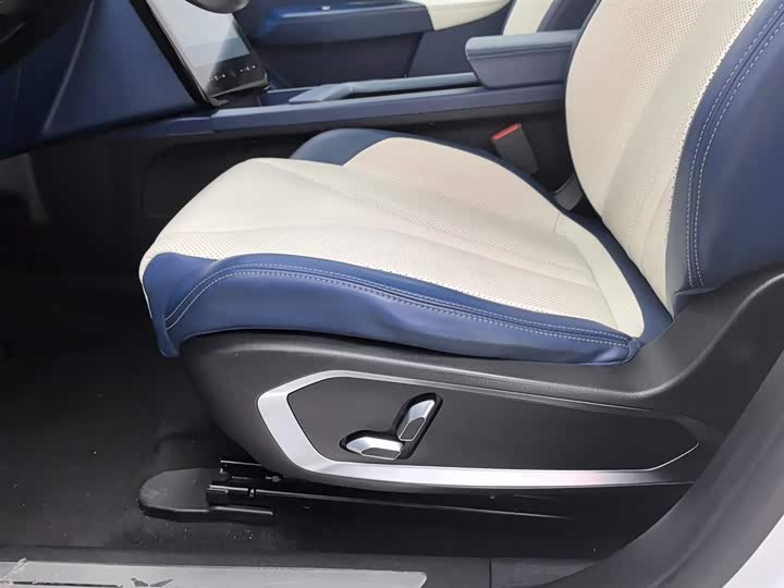 Фото 20 - XPeng G3