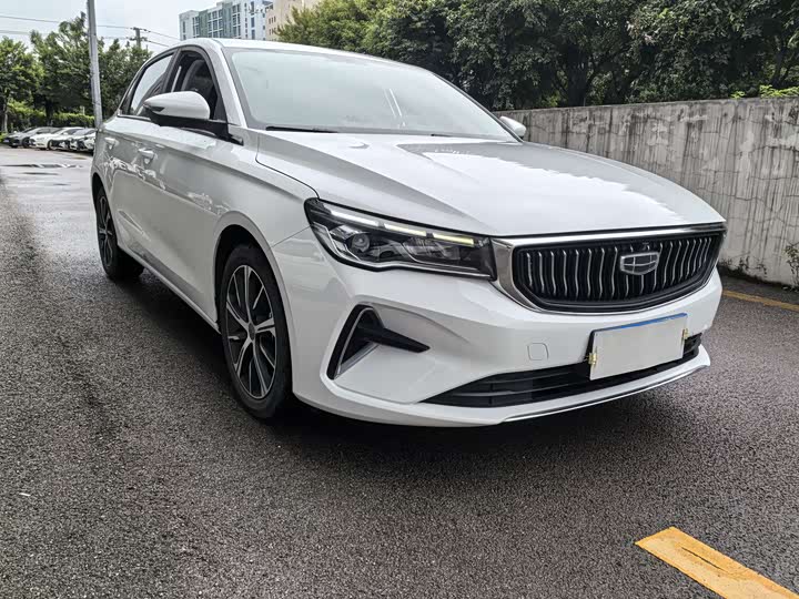 Фото 3 - Geely Emgrand