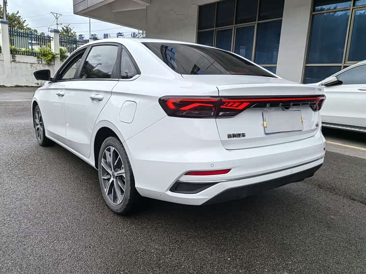 Фото 5 - Geely Emgrand