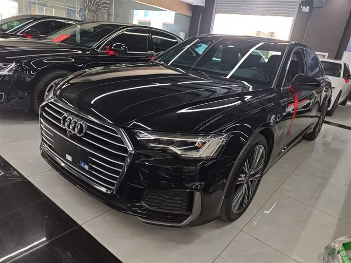 Фото 1 - Audi A6L