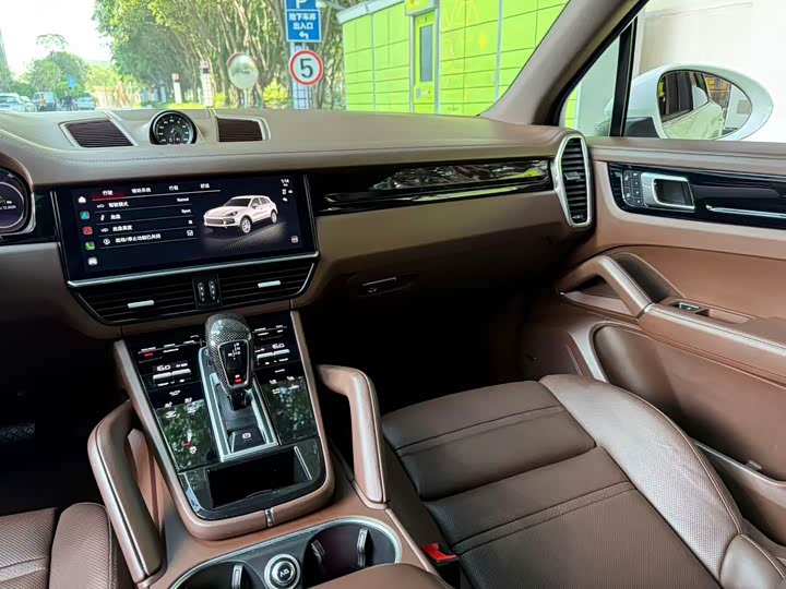 Фото 10 - Porsche Cayenne