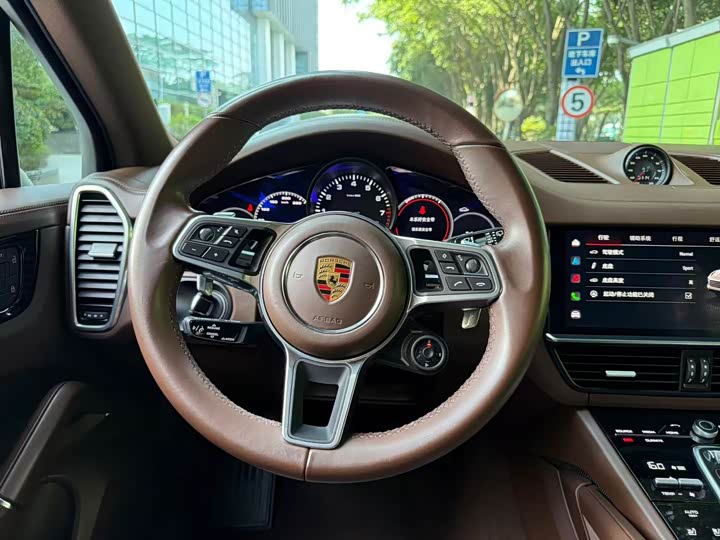 Фото 11 - Porsche Cayenne