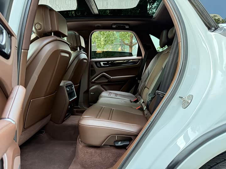 Фото 16 - Porsche Cayenne