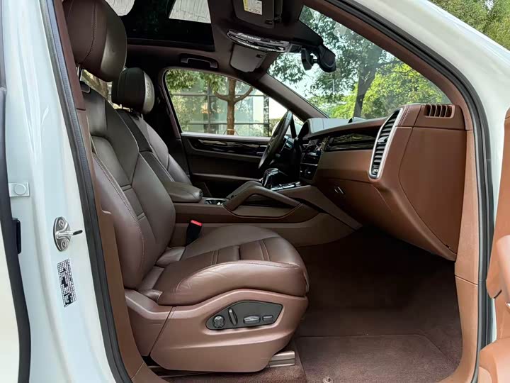 Фото 17 - Porsche Cayenne