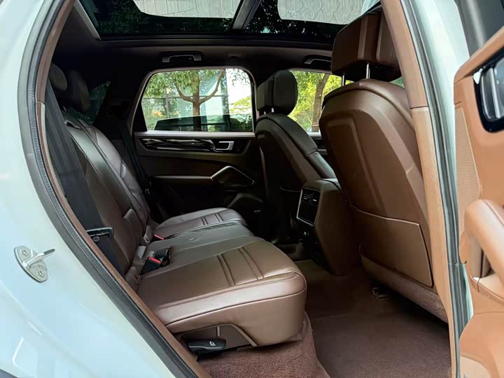 Фото 18 - Porsche Cayenne