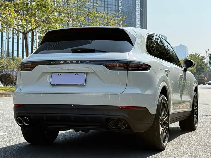 Фото 23 - Porsche Cayenne