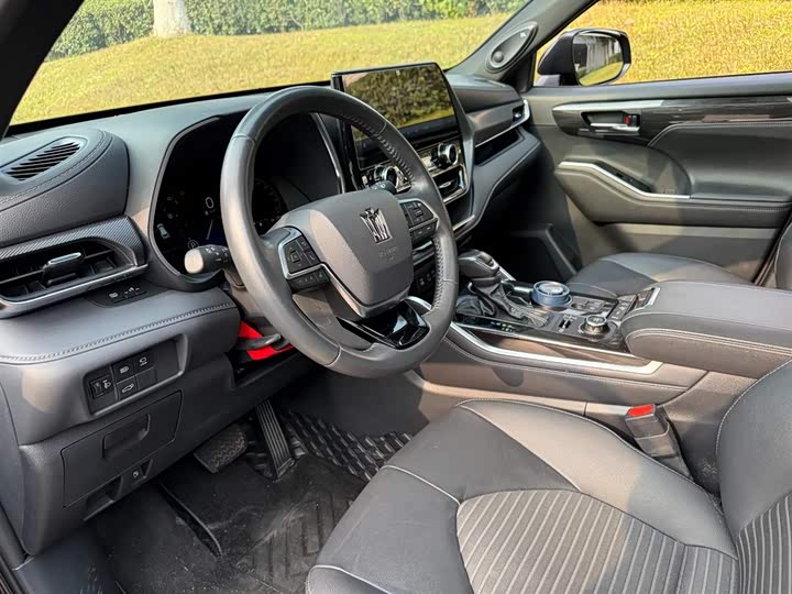 Фото 7 - Toyota Crown Kluger