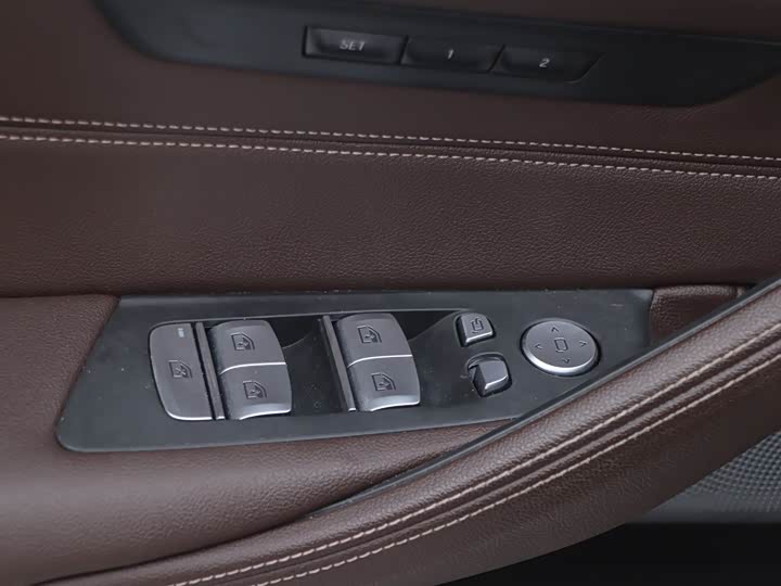 Фото 5 - BMW 5 Series Hybrid