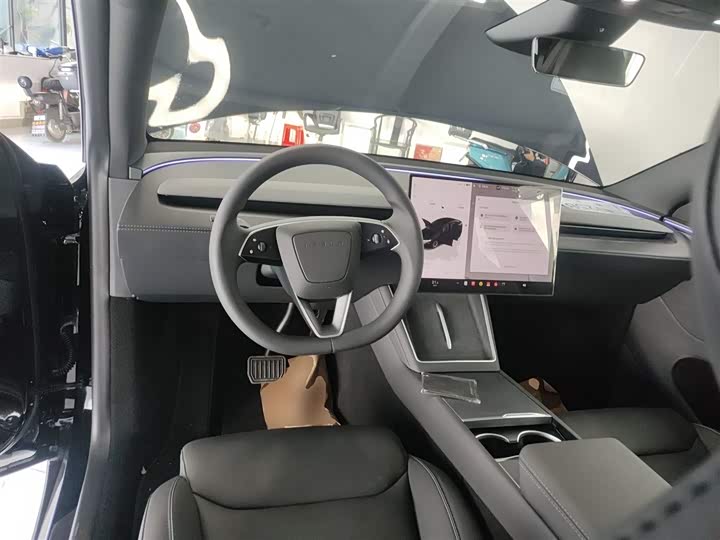 Фото 10 - Tesla Model Y