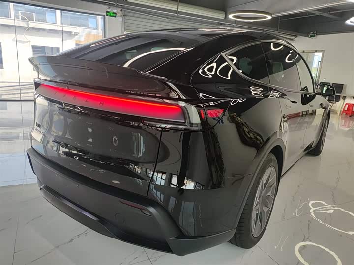 Фото 7 - Tesla Model Y