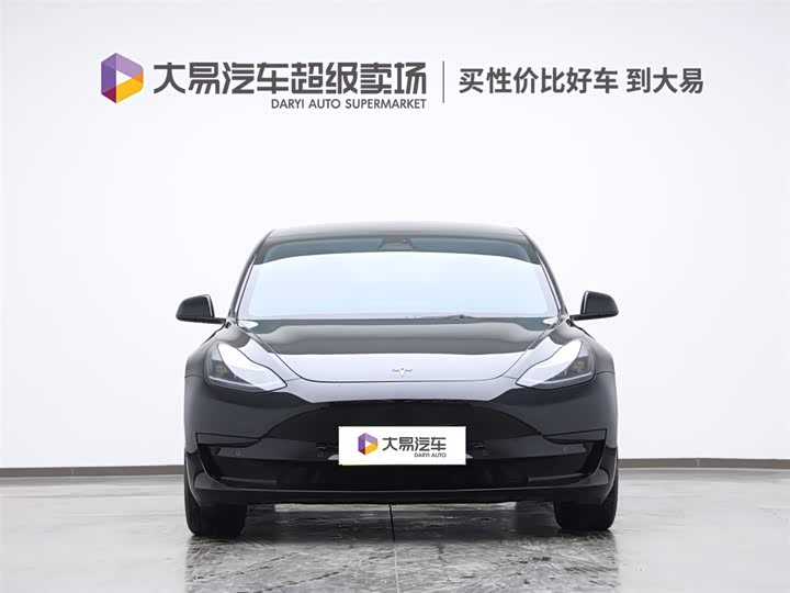 Фото 2 - Tesla Model 3