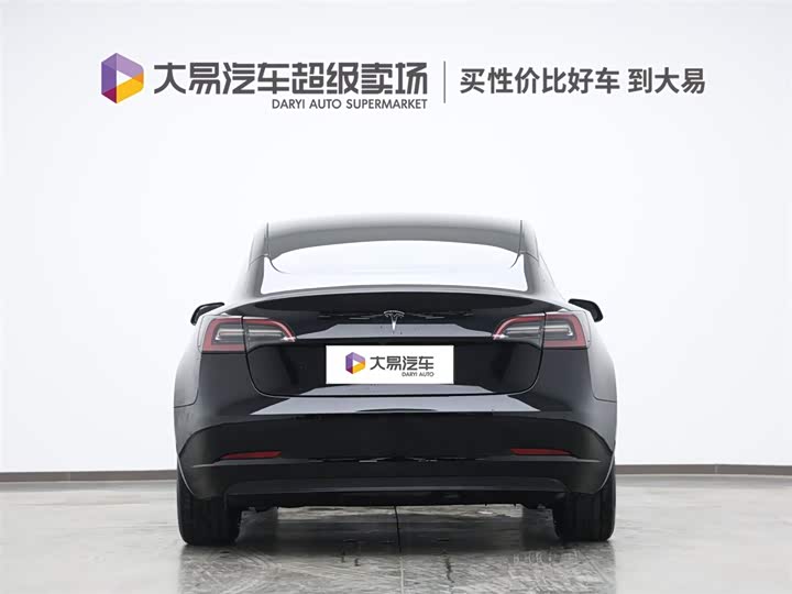 Фото 4 - Tesla Model 3