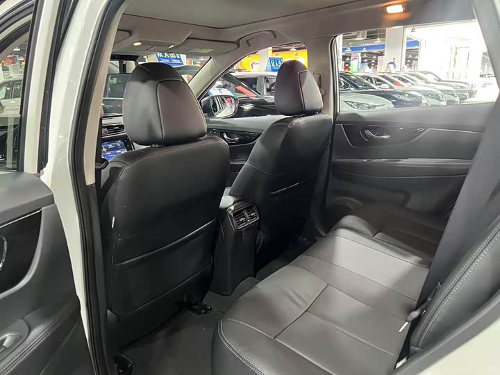 Фото 8 - Nissan X-Trail