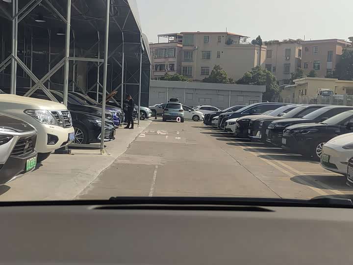 Фото 15 - LiXiang Mega