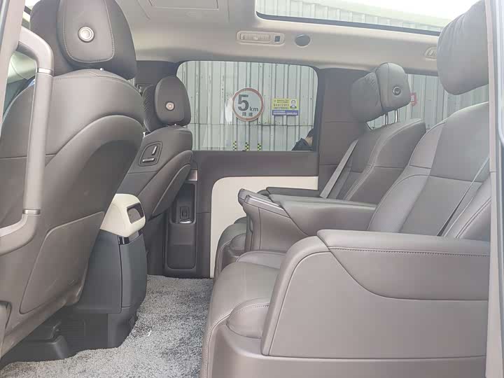 Фото 5 - LiXiang Mega