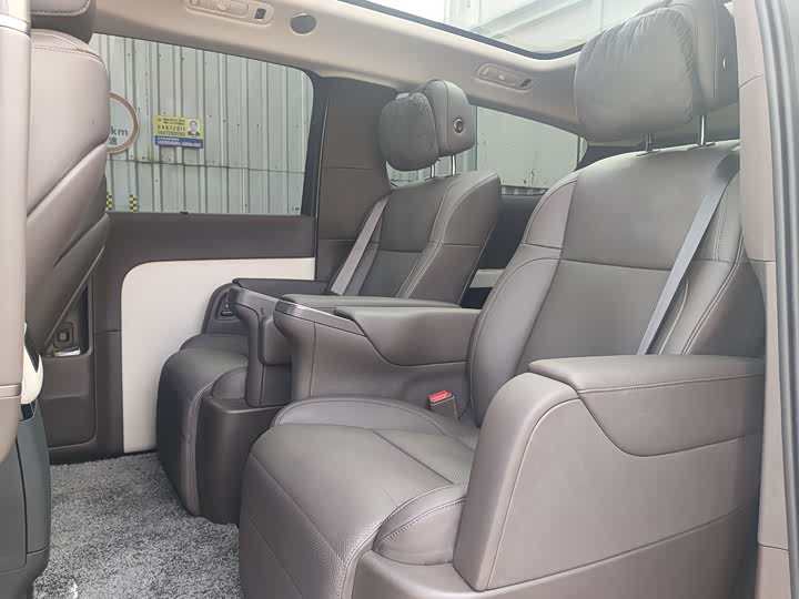 Фото 6 - LiXiang Mega