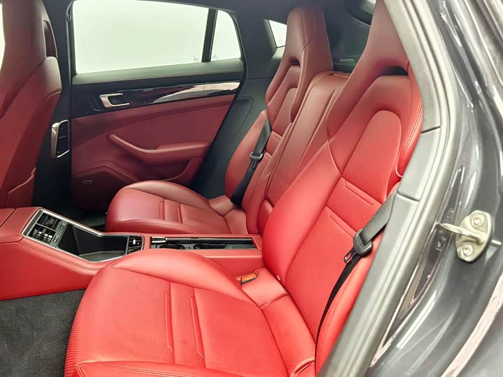 Фото 10 - Porsche Panamera