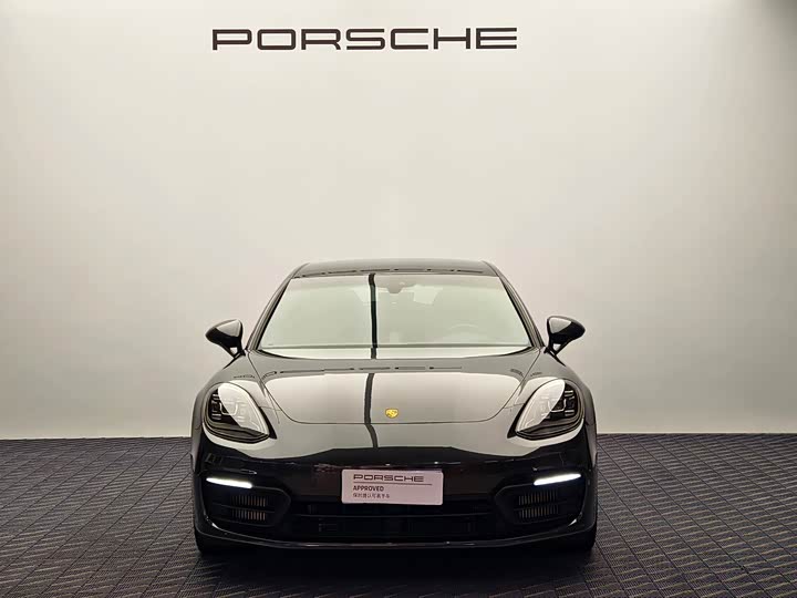 Фото 2 - Porsche Panamera