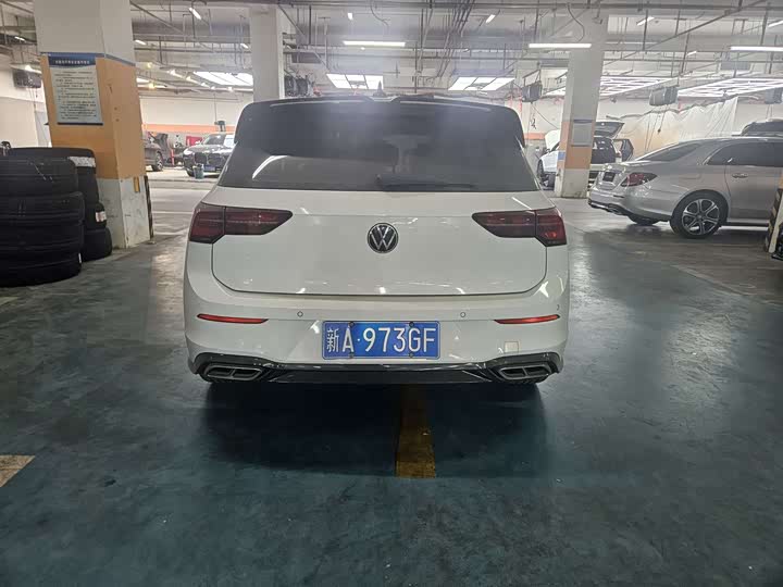 Фото 2 - Volkswagen Golf