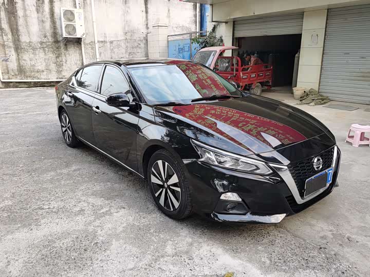 Фото 2 - Nissan Teana