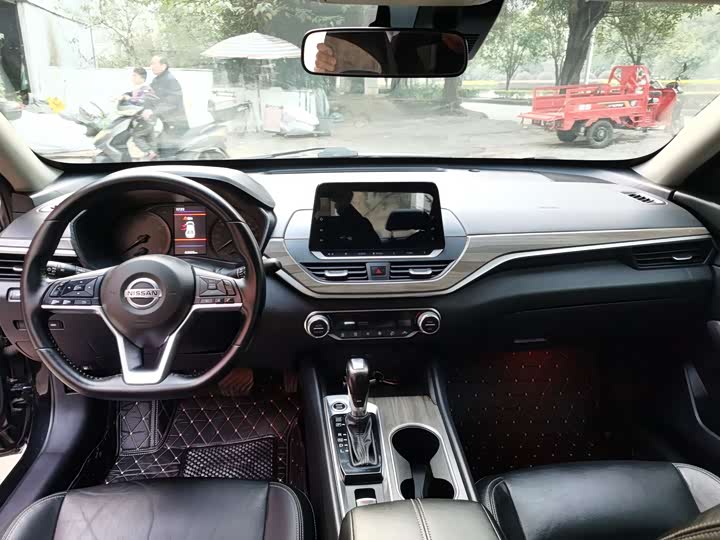 Фото 9 - Nissan Teana