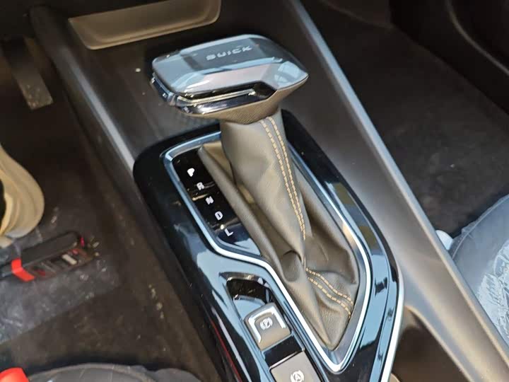 Фото 14 - Buick Verano