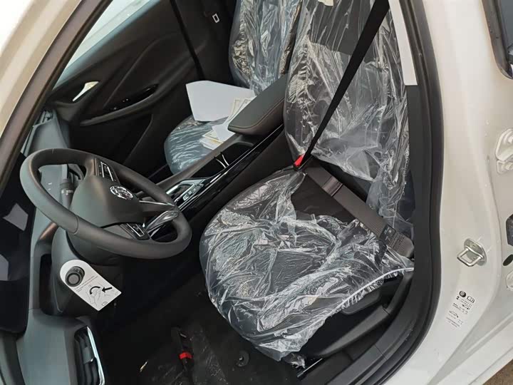 Фото 15 - Buick Verano