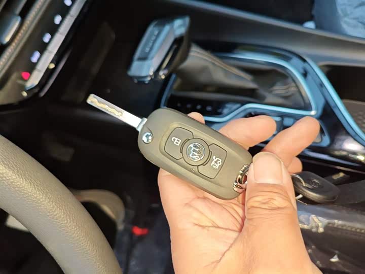 Фото 9 - Buick Verano