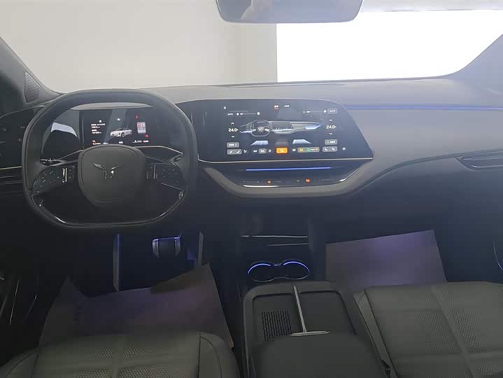 Фото 12 - Hongqi EH7