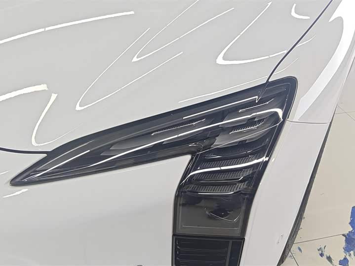 Фото 5 - Hongqi EH7