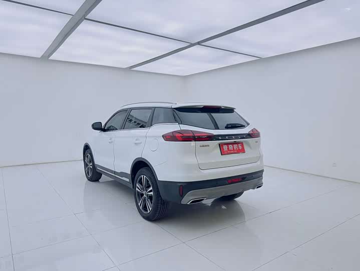 Фото 21 - Geely Atlas