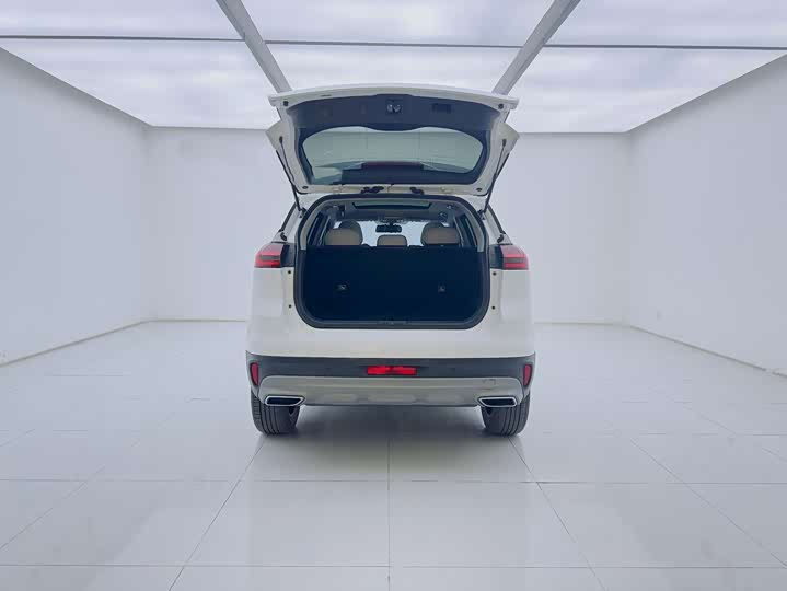 Фото 23 - Geely Atlas