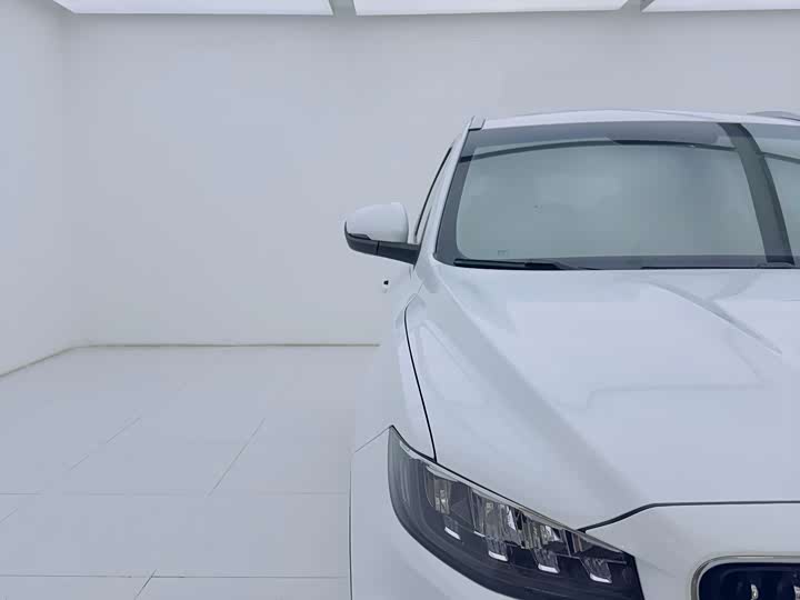 Фото 4 - Geely Atlas