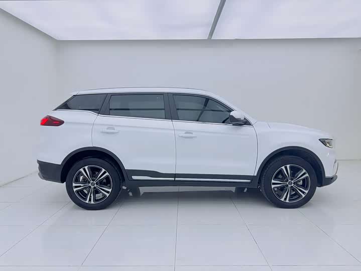 Фото 5 - Geely Atlas