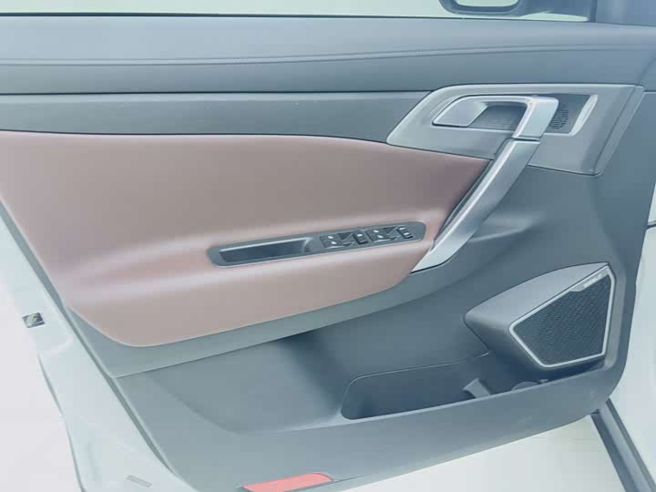 Фото 6 - Geely Atlas