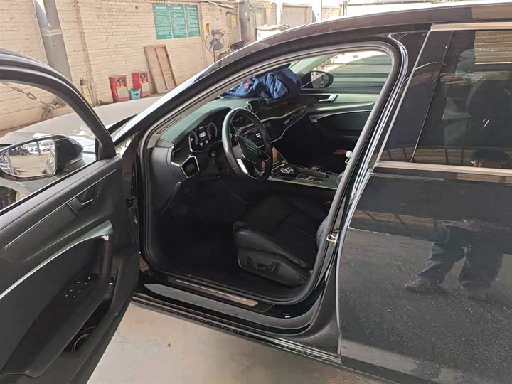 Фото 3 - Audi A6L