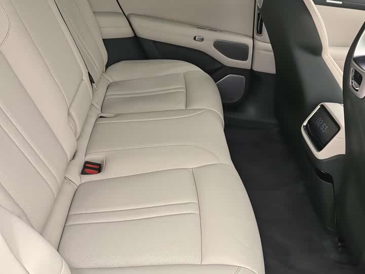 Фото 10 - Xiaomi YU7