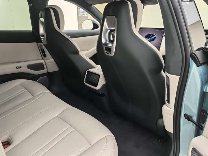 Фото 9 - Xiaomi YU7