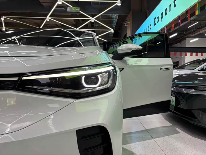 Фото 8 - Volkswagen ID.4 Crozz