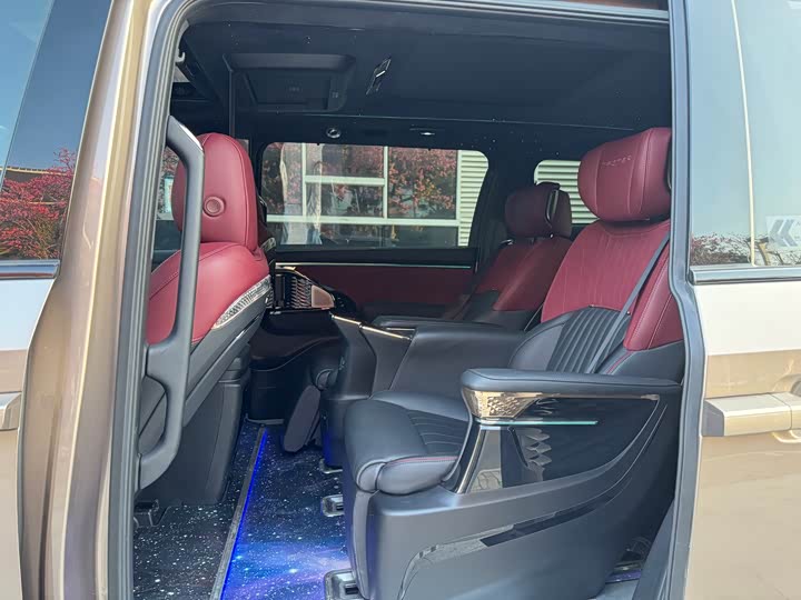 Фото 7 - GAC Trumpchi M8