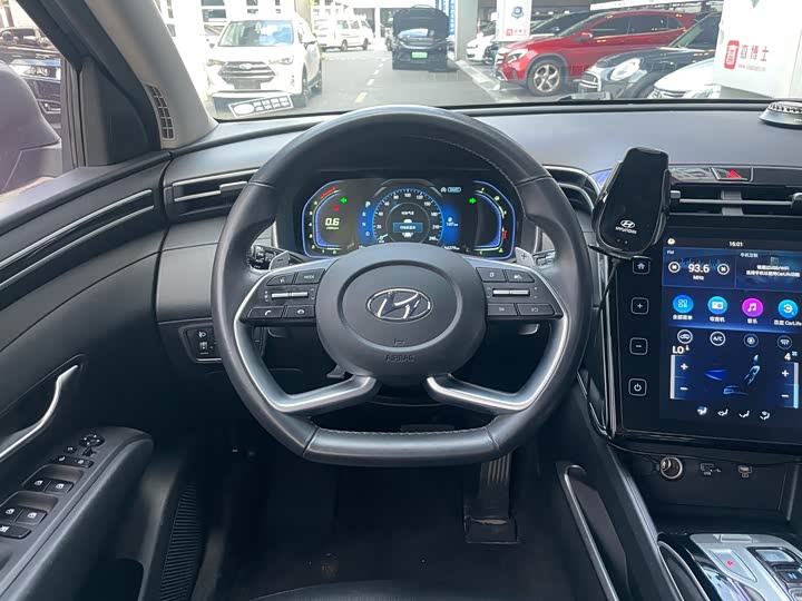 Фото 10 - Hyundai Tucson L