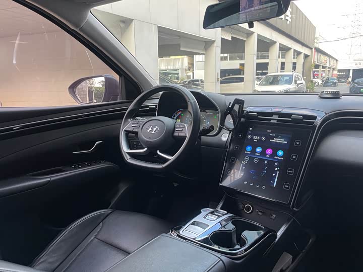 Фото 11 - Hyundai Tucson L