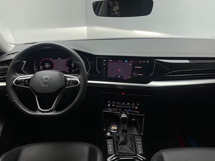 Фото 11 - Volkswagen Passat