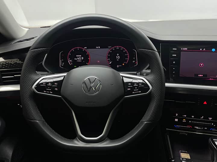 Фото 12 - Volkswagen Passat