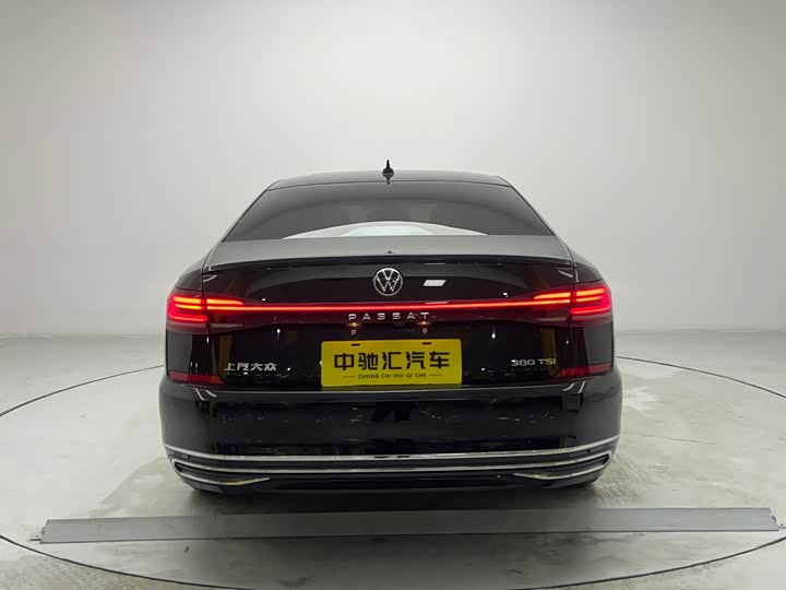 Фото 19 - Volkswagen Passat