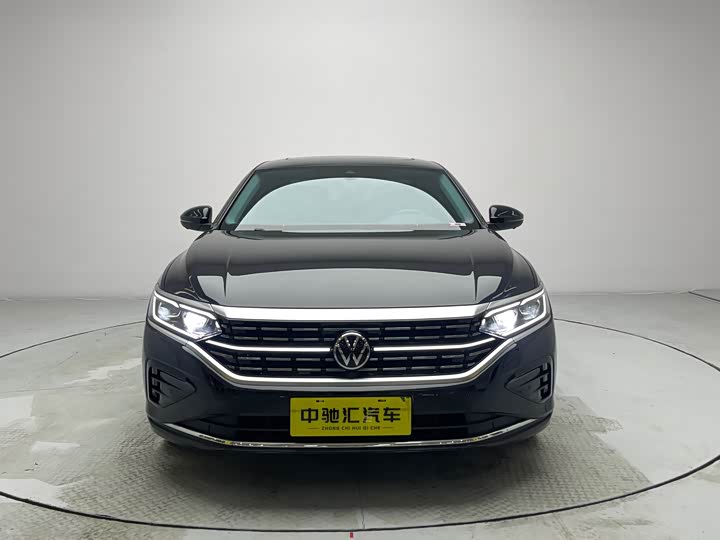 Фото 2 - Volkswagen Passat