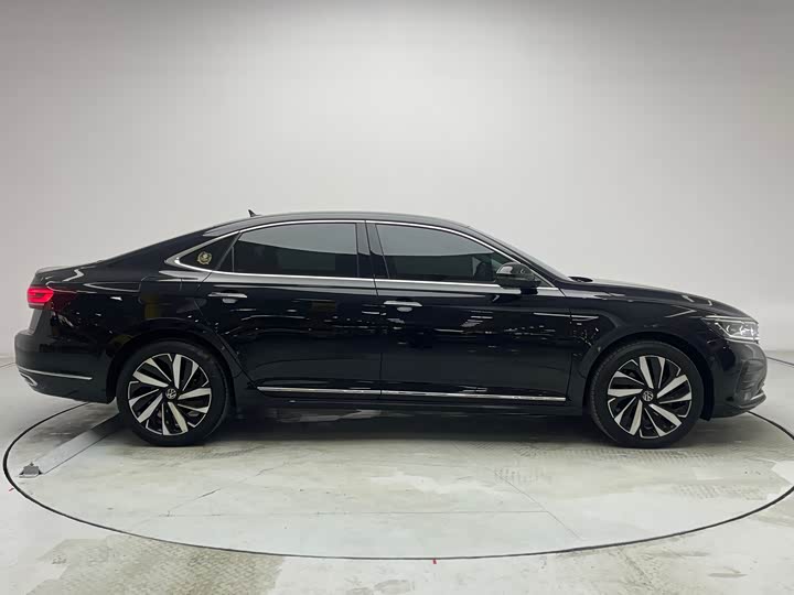 Фото 4 - Volkswagen Passat