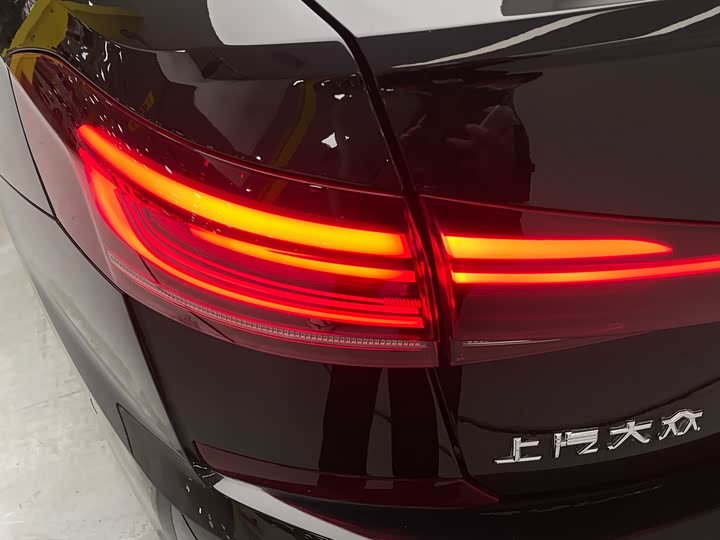 Фото 7 - Volkswagen Passat