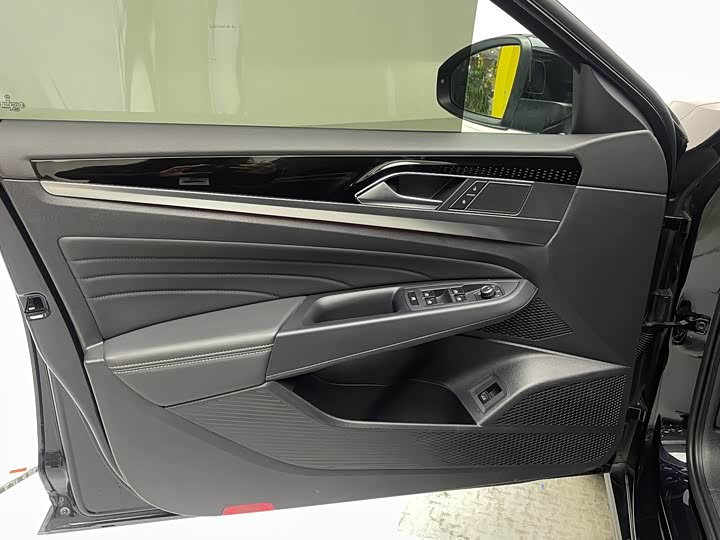 Фото 8 - Volkswagen Passat