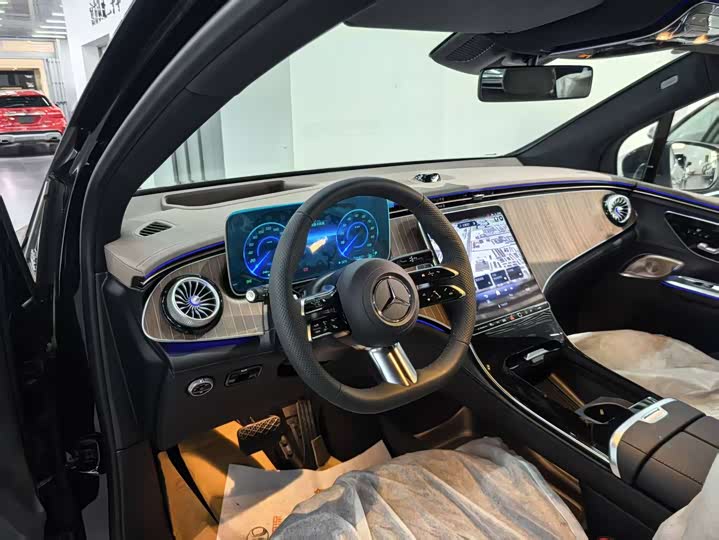 Фото 6 - Mercedes-Benz EQE SUV